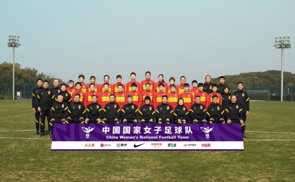 英超第13轮，10人切尔西客场1-4不敌纽卡。